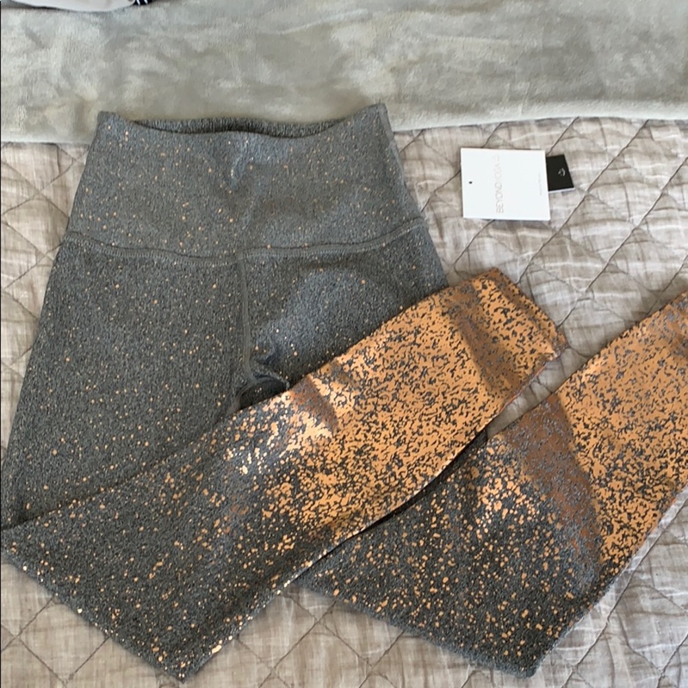 NWT Beyond Yoga Alloy Ombré Leggings